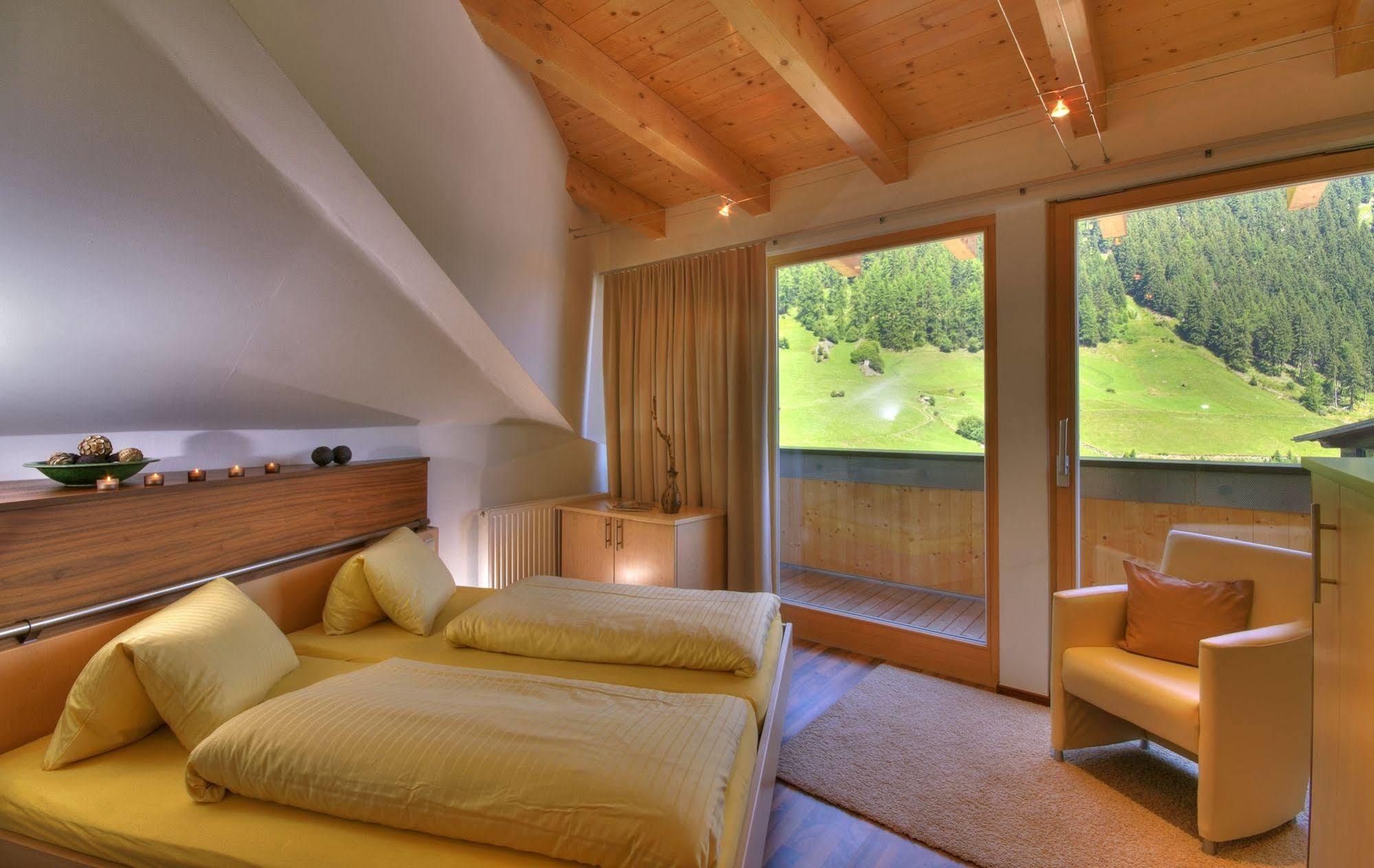 Bed and Breakfast Petit Madlein Ischgl Pokoj fotografie